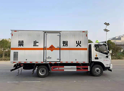工布江达爆破器材运输车