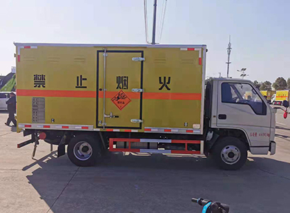 工布江达爆破器材运输车